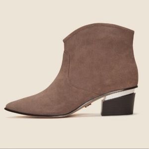 🎉HP🎉 Donna Karan New York Blane Suede Bootie